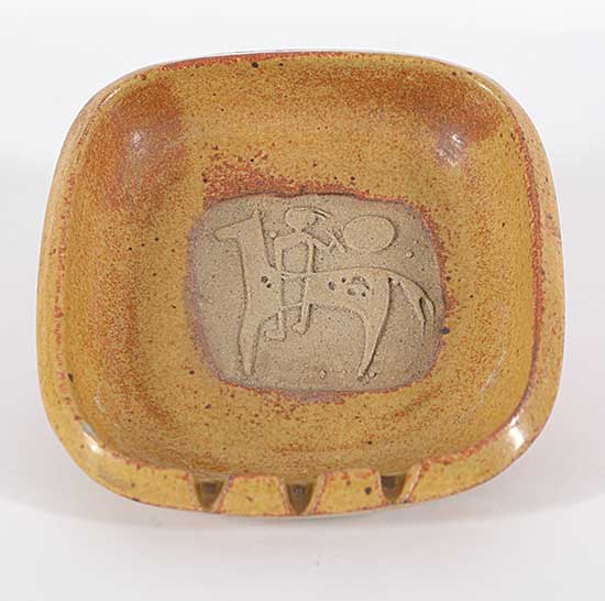 #1318 ~ Lindoe - Ashtray with Horseman